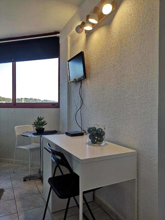 Studio A 15 Minutes Des Plages Ла-Валетт-дю-Вар Экстерьер фото